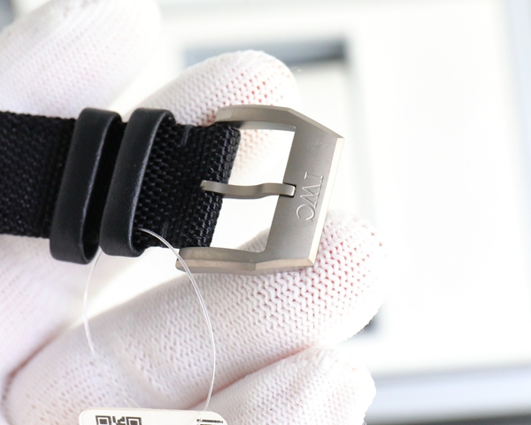 アイ・ダブリュー・シー角部分ディテール